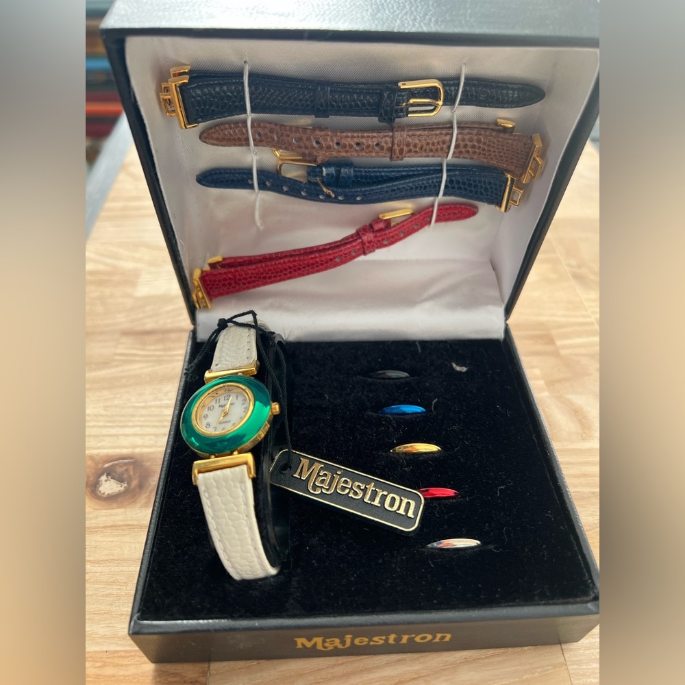 Majestron Vintage Set Collection Ladies Watch Interchangeable Bezel and Straps